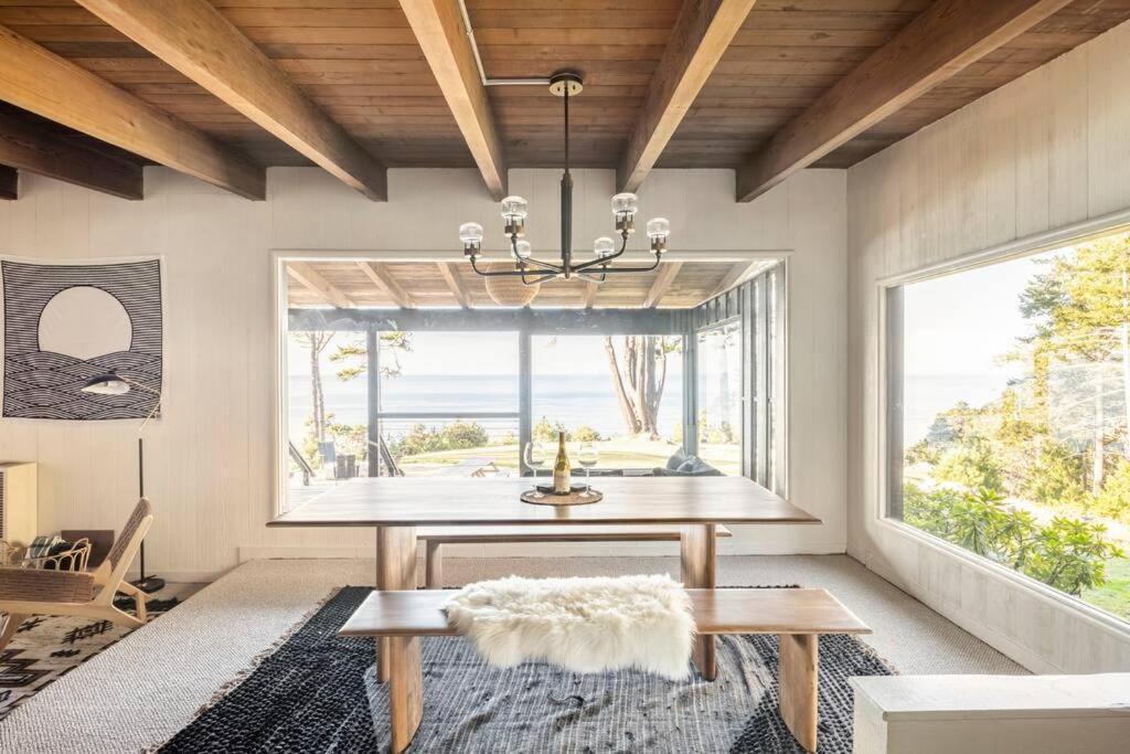 Driftwood Lodge ~ 5 Bedroom / 7 Bath ~ 30-Acre Private Estate On Hwy 1 ~ Hot Tub ~ Oceanview ~ Reunions & Retreats Walsh Landing Exterior foto