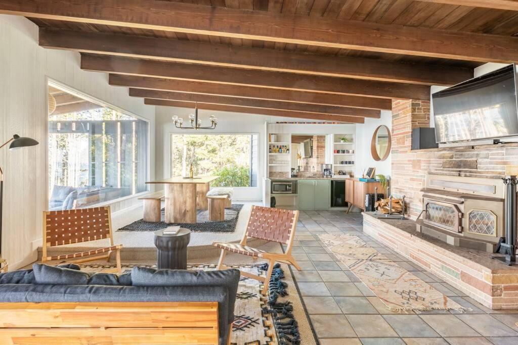 Driftwood Lodge ~ 5 Bedroom / 7 Bath ~ 30-Acre Private Estate On Hwy 1 ~ Hot Tub ~ Oceanview ~ Reunions & Retreats Walsh Landing Exterior foto